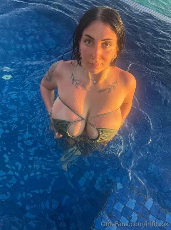 The water’s not the only thing that's warm... 😉