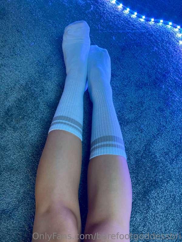 Feeling cozy.. 😍 

Who wants to see sock removal video?
