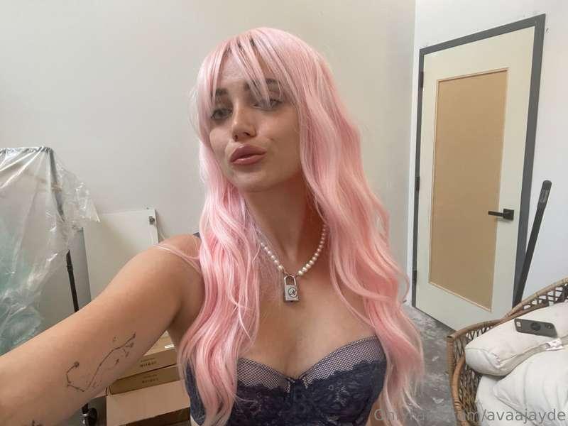 This pink wig was soooo coool right?! Should I take new pics..
