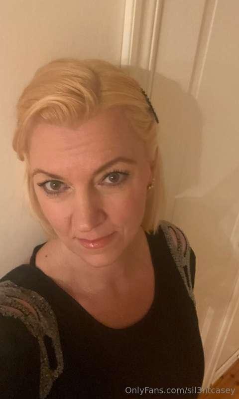 Godt Nytår 🥳😘😘 og al lykke og succes i 2025 🥰🥰🥰🥰😘😘😘😘 Tak til..