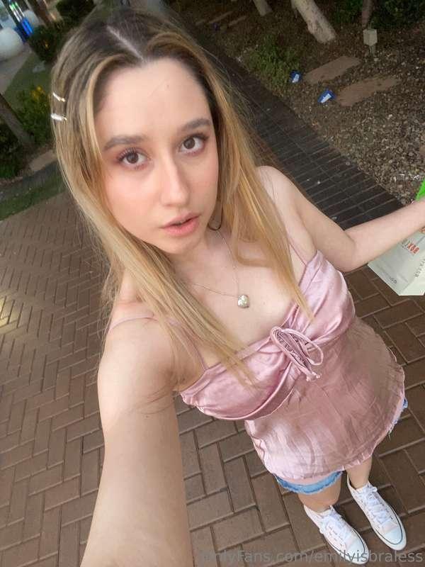 emilyisbraless image #0