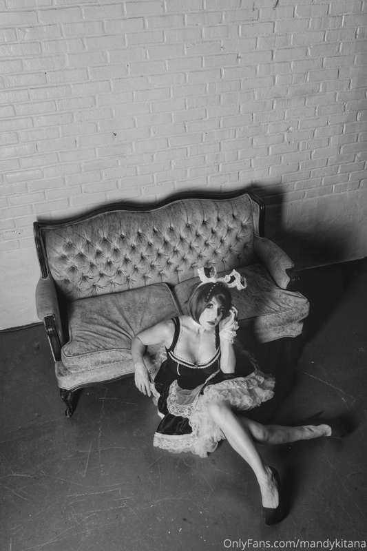 Humpday Art Post:

Have you ever been the #CouchGuy? These i..