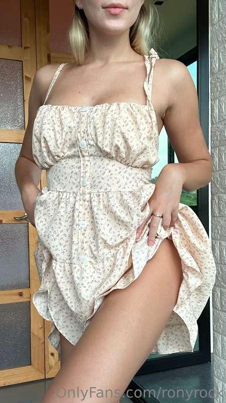 The wind blows under the skirt and it doesn't bother me much..