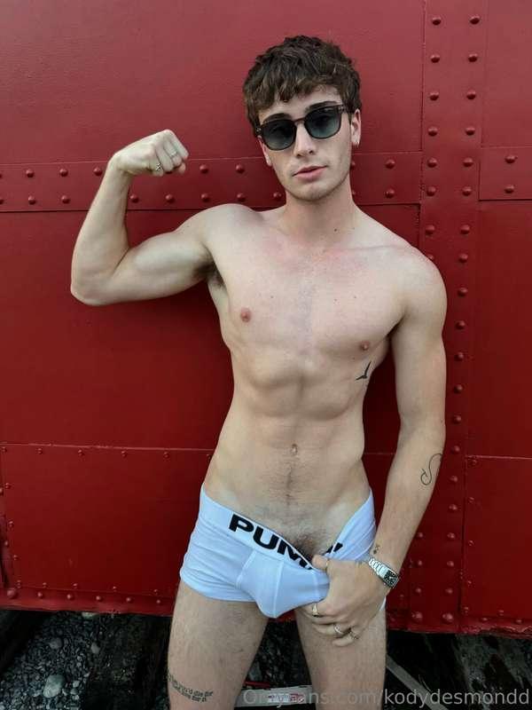 Suns out guns out… Hmu in my DMs if you wanna me pull someth..