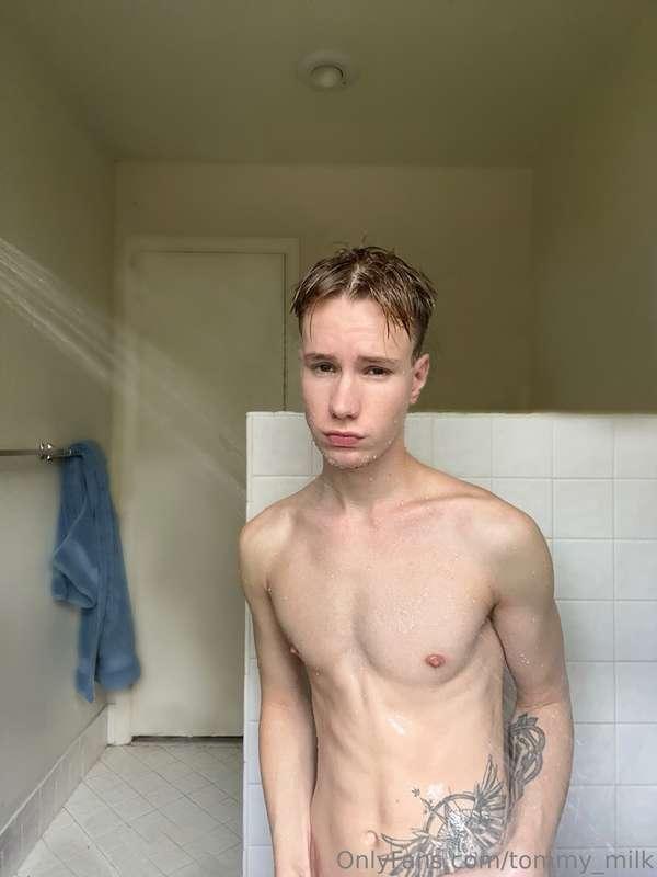 Take a shower with me?😋