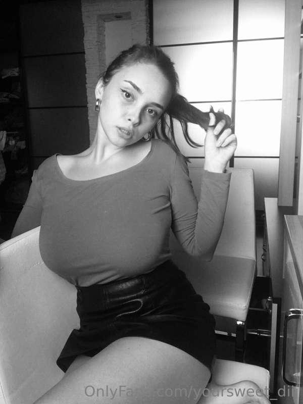 😈