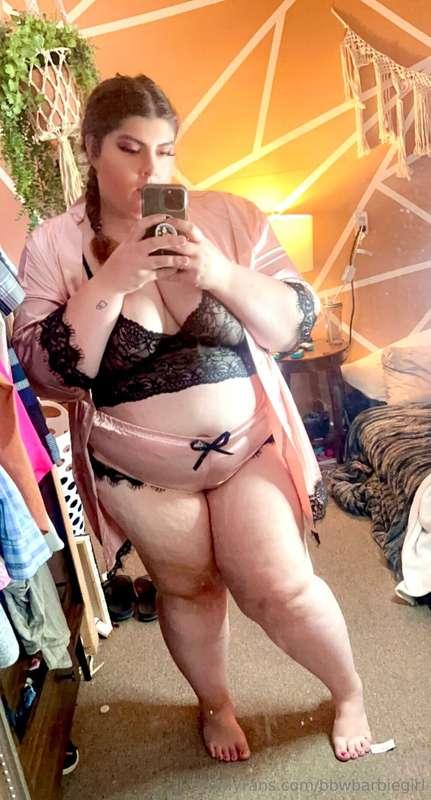 Photo & video bundle!   Solo play! 😈   I squirt quite a few ..