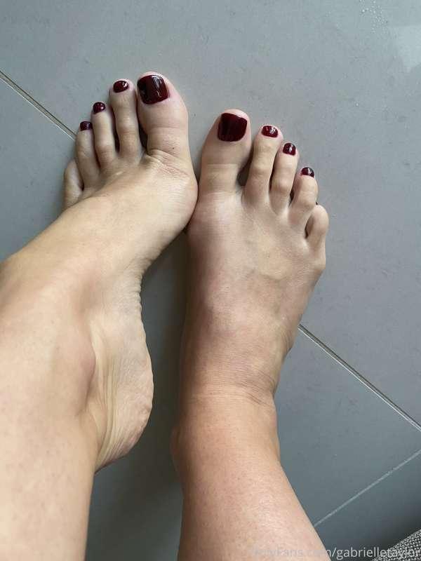 Feet day! Iv not uploaded any foot content for months! ❤️