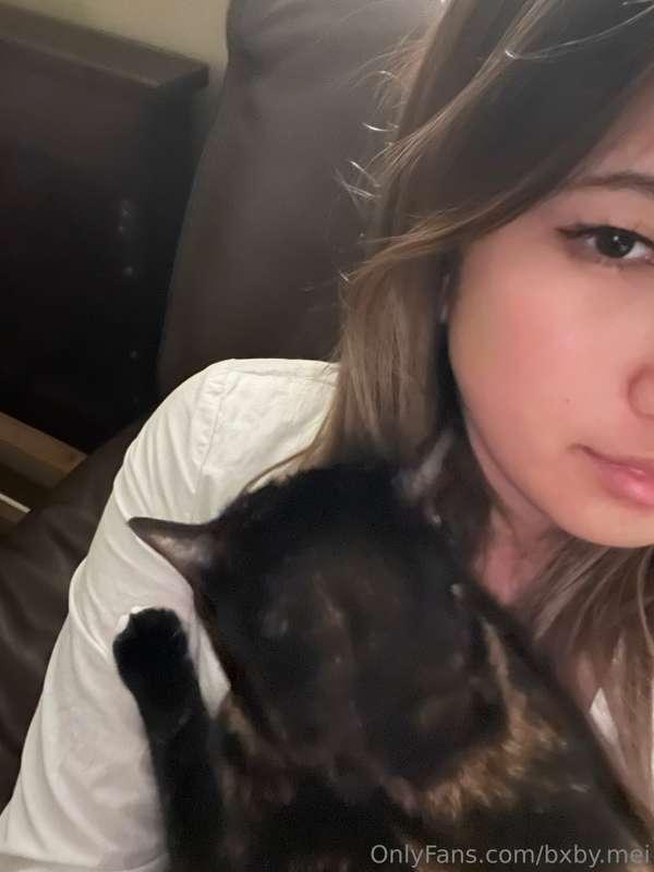 i’m bored :( dm me
