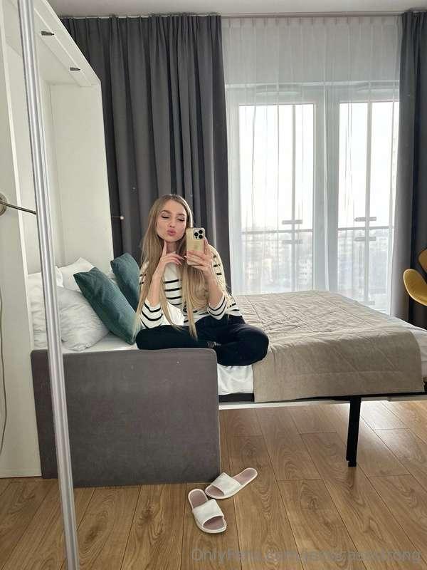 I send a kiss😘 and a good day.🌞