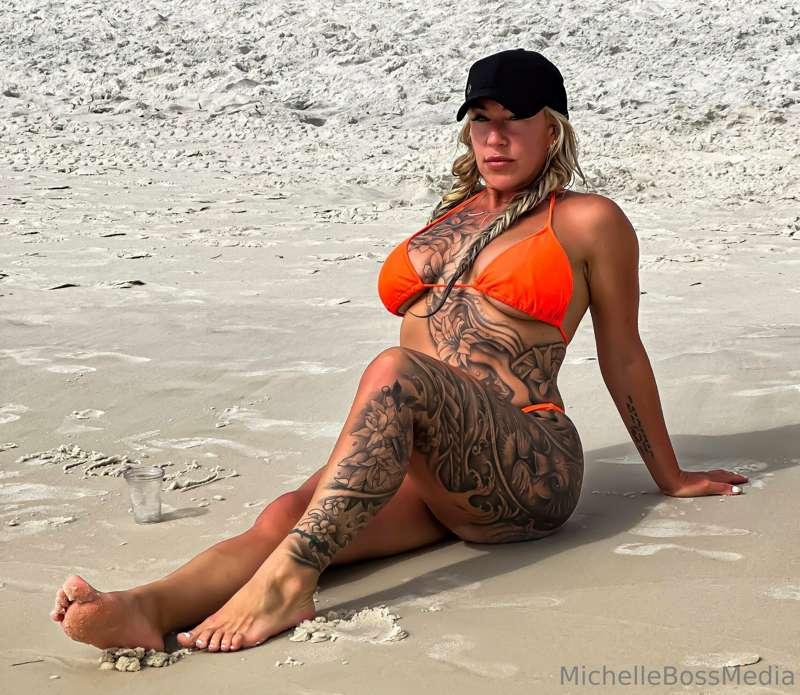 what would you do if you saw me on the beach?!💦🌊