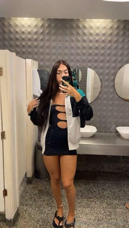 i hope youre not a conservative type of boyfriend baby becau..