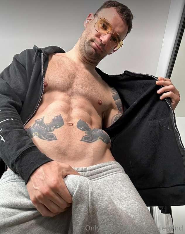 Gotta work out... but firts I need my cock sucked 😈 