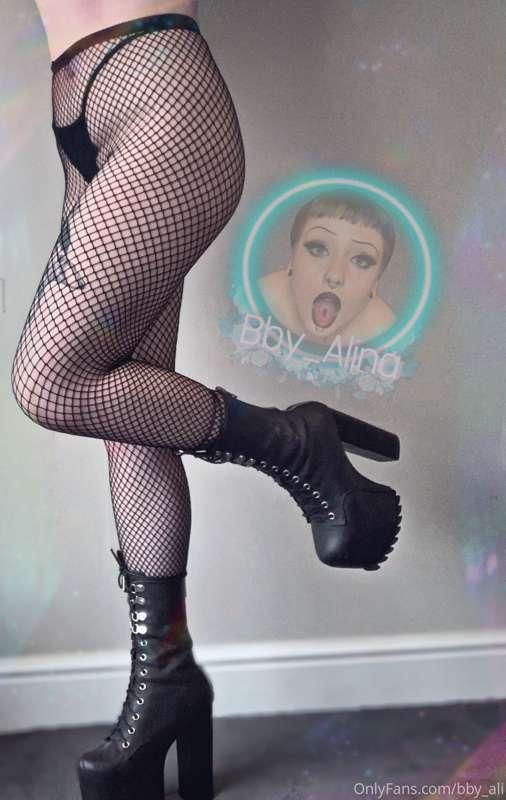 💀 Buy my content or face my boots 💀
@bby_alina