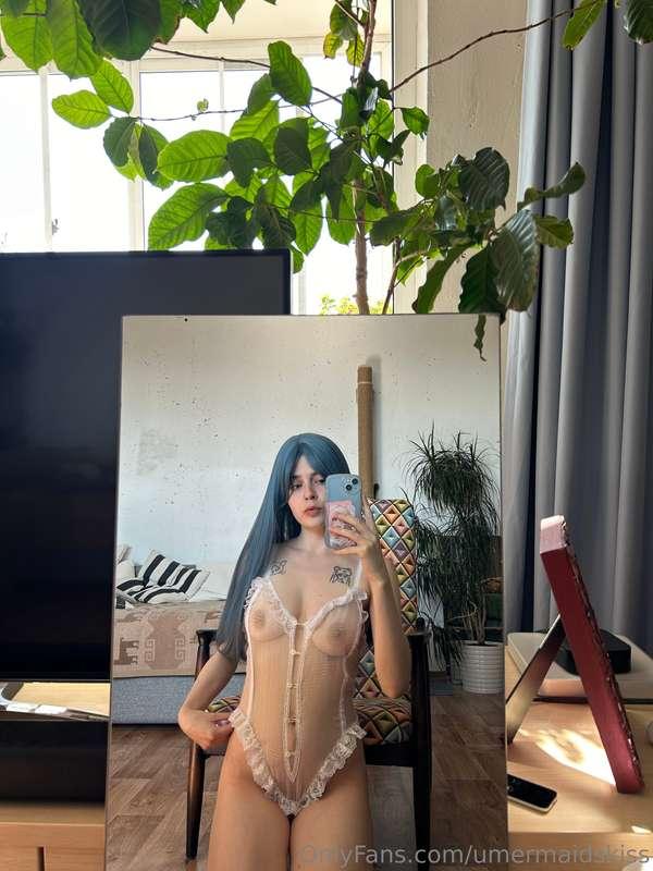 A mermaid came out of the sea to seduce you🌊💖