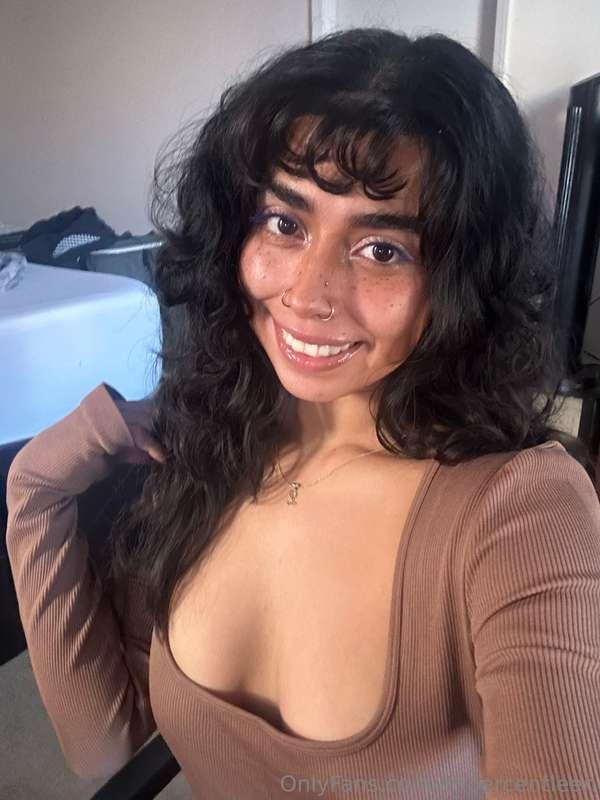 I 🤎 taking selfies 🤳