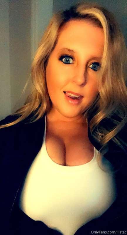 GO SEE THIS HOTTIE :)

@ashtop3