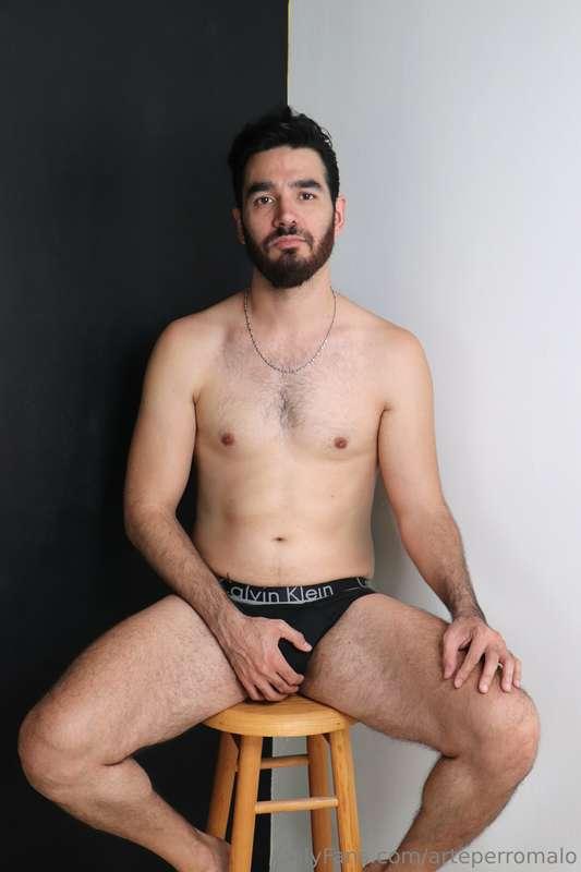 Cachioorrooooo acá te dejo unas fotos de una sesión blanco y..