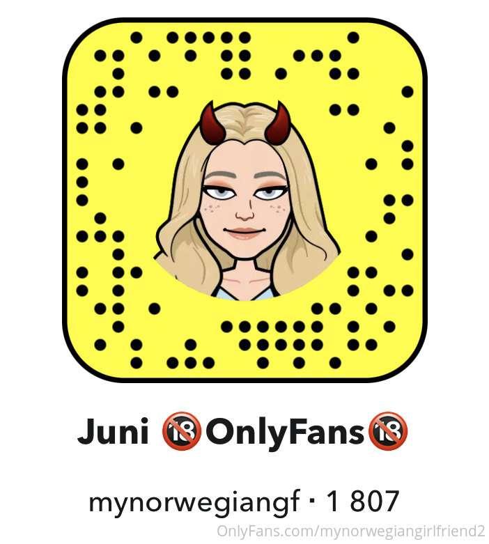 Add me on my Norwegian Snapchat 💋
https://www.snapchat.com/a..