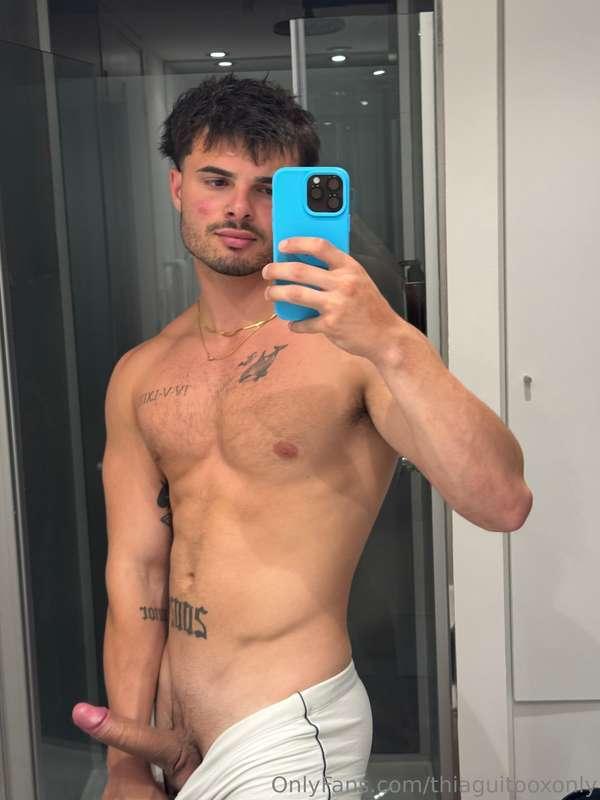 Daddy, let's go to the private, I have a proposal for you 🎁 ..