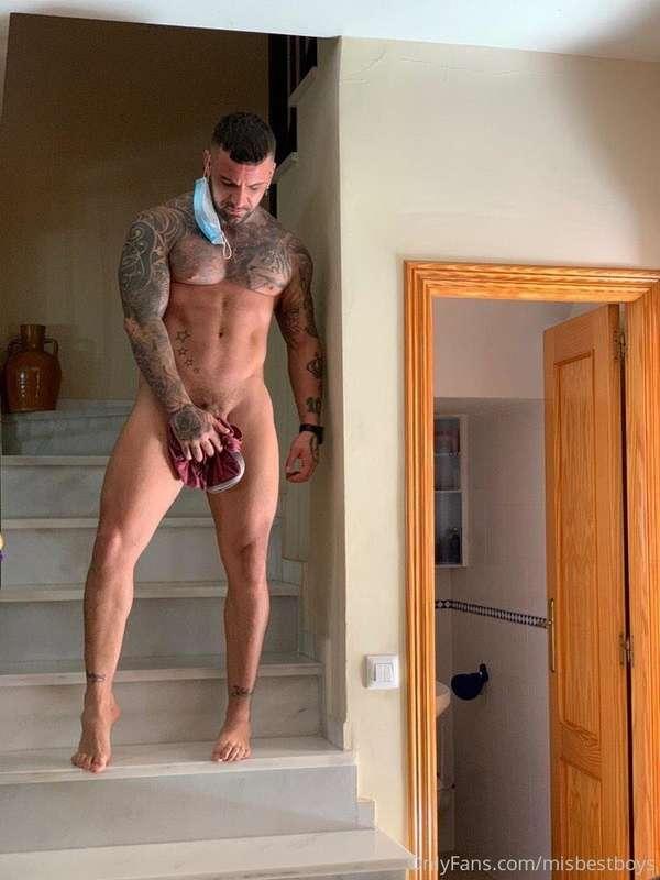 when I go down the stairs get ready to fuck you en 🍆🍆🍌😋💋 cua..
