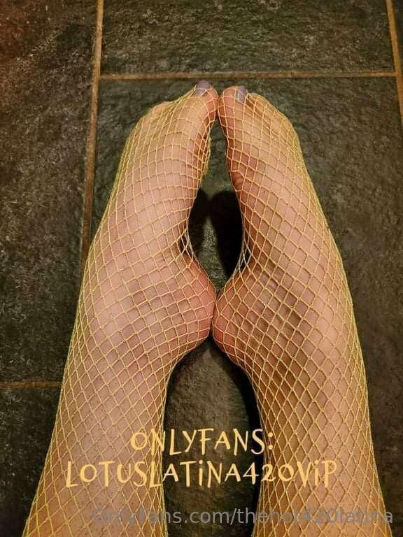 Lick my dancer...ballet pretty feet