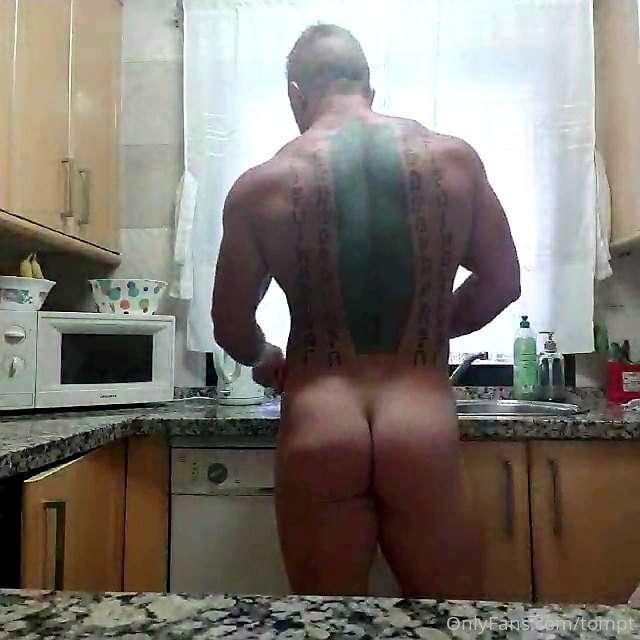 Show time in the kitchen... full video to come very soon