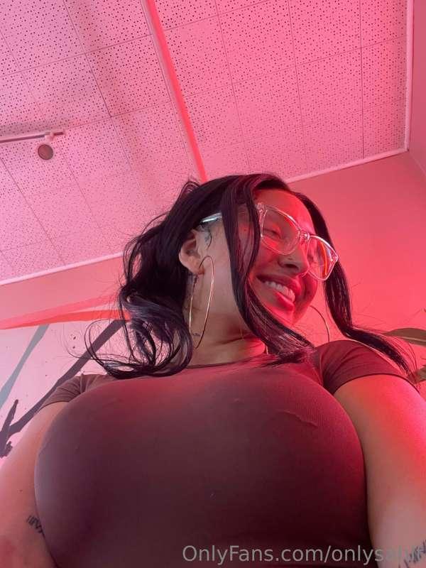 blessing ya feed. swipe for a surprise 😘👣  message me for th..