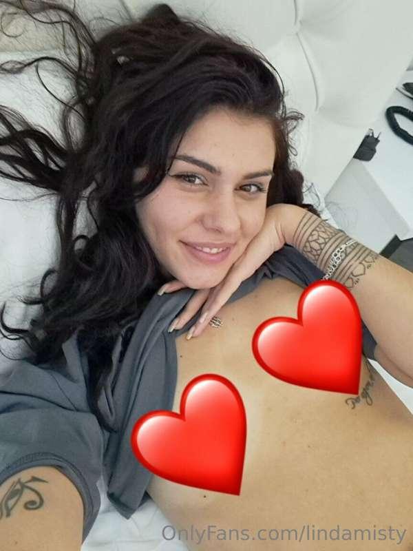 what's behind those hearts? 😏❤️ guess or should I show you r..