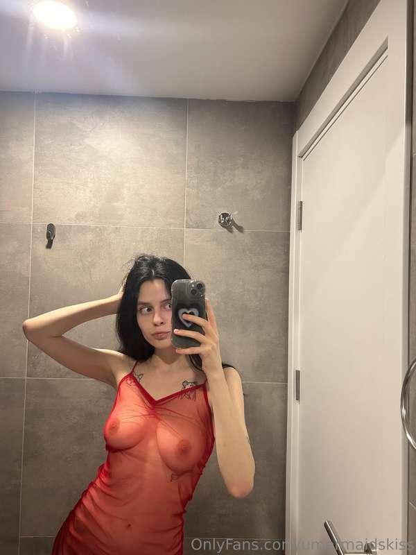 just so you know, I keep the door open when I shower🥰