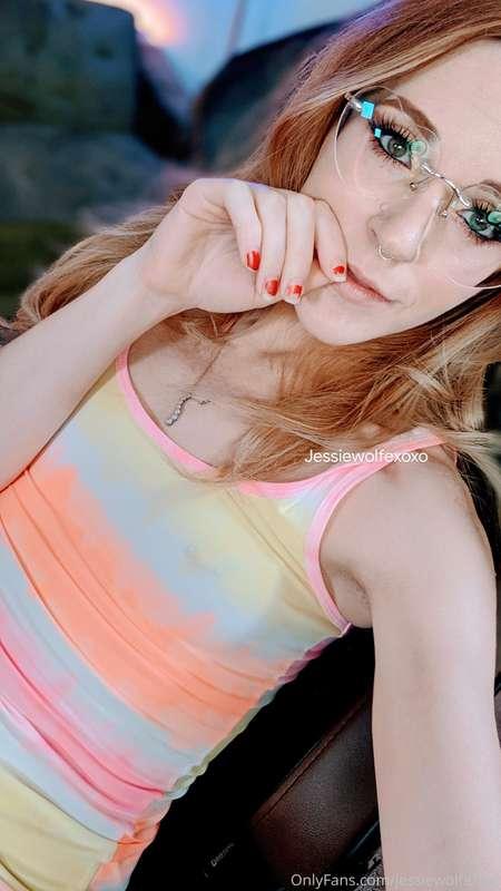 Signing online for some funnnnnnn link in bio 💖