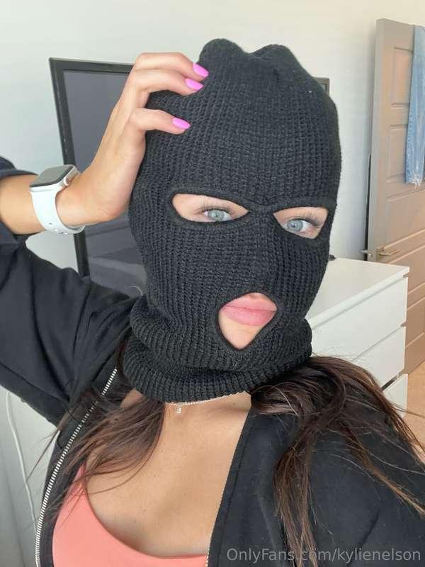 I shouldn’t be posting this… but here we are 😏