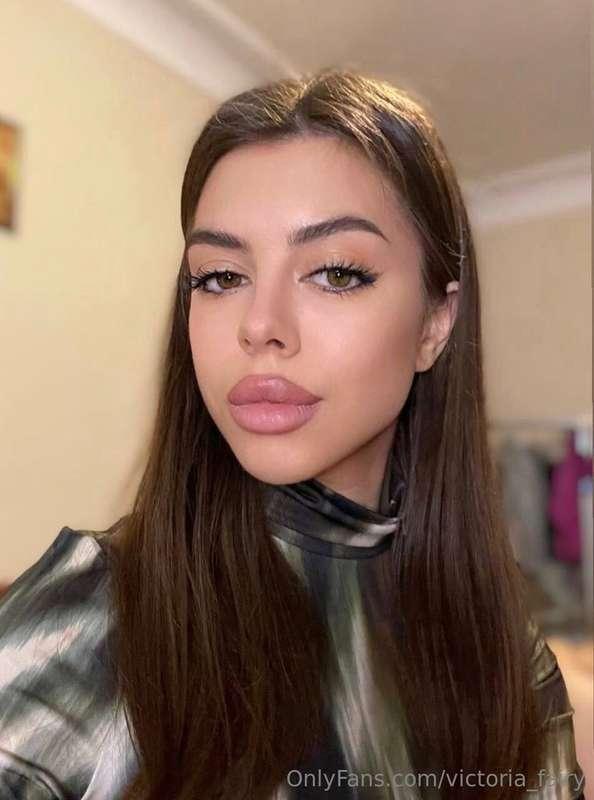 Do you like big lips? Are you imagining them wrapping around..