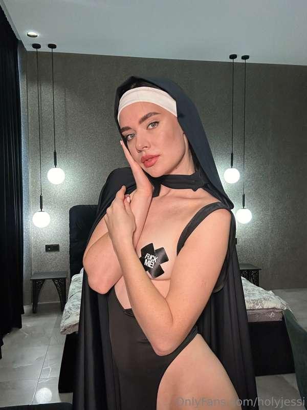 holyjessi main image