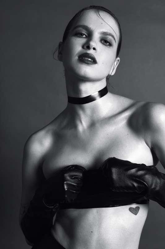 The result of the backstage of the photo shoot I showed you ..