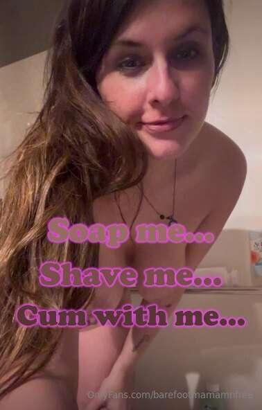Watch as a soap my body up, shave that pussy bald and then c..