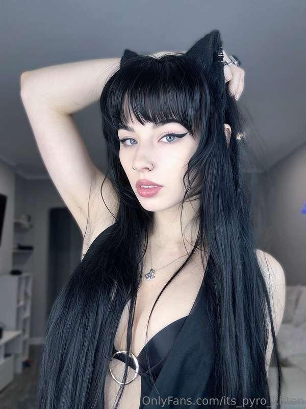 This dress makes me feel playful, do I look good?