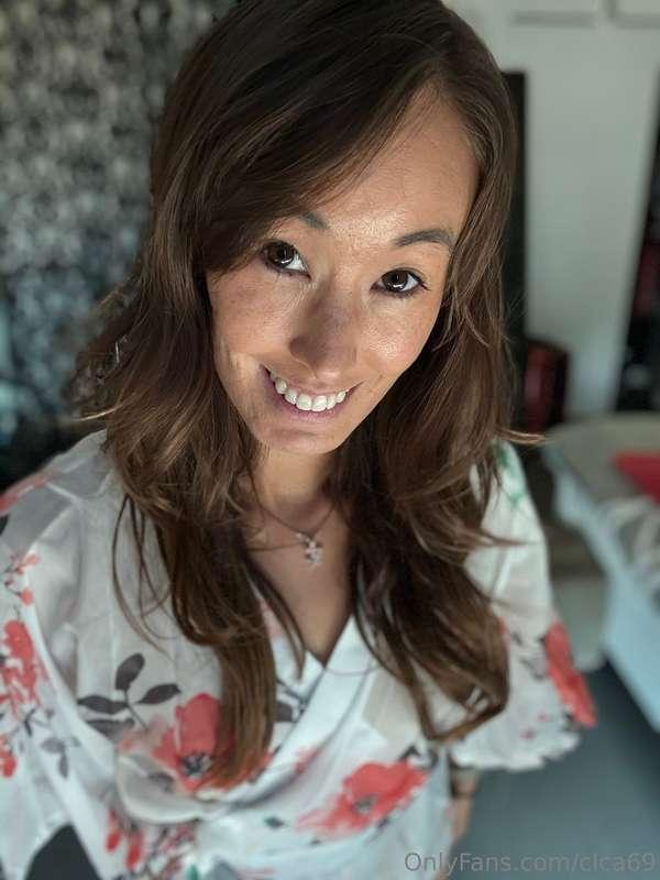 Not sure if I like this Asian lingerie outfit. What do you t..
