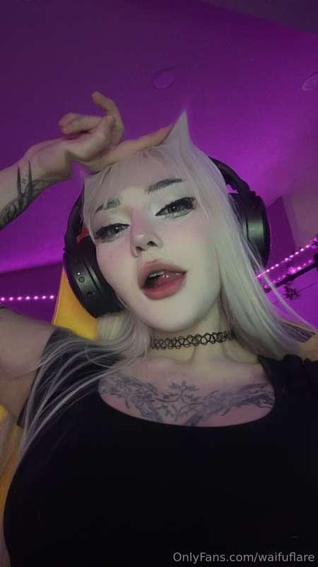 do you wanna play with me ?🔥