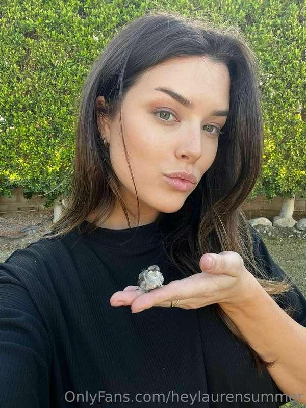 This is the little birdie who told me you wanna see me naked..