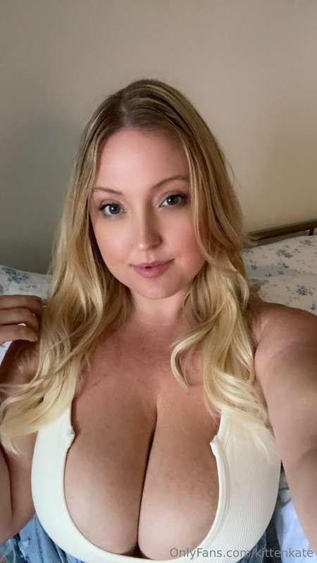 I’m available for video calls and sexting Friday 5pm-10pm an..
