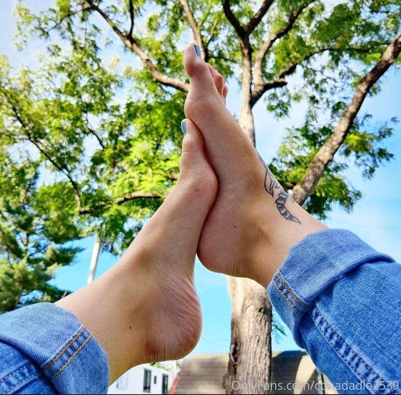 Any foot fedish's out there? Cause if u do, Don't look any f..