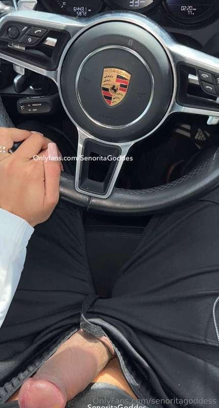 Car play  Ask me for the 5 min video stocking and fuming on ..