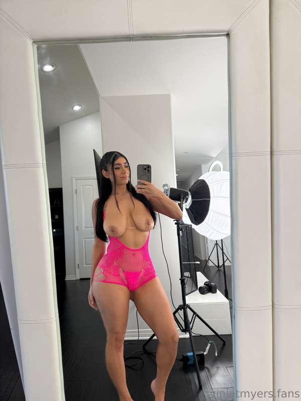 Time to give these titties a delicious shower. 💦🍉