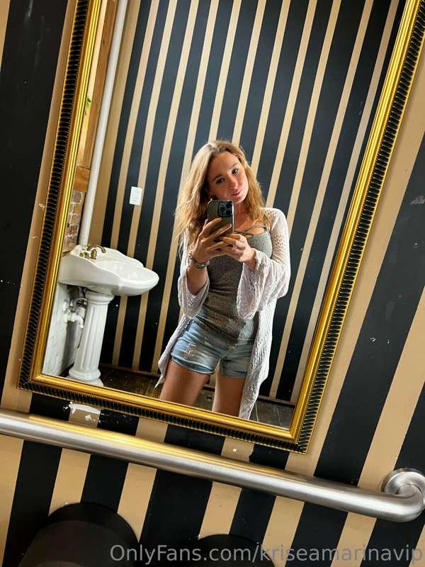 Playing around Downtown today….obligatory public bathroom mi..