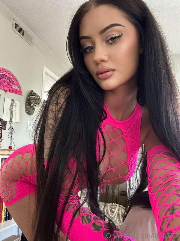 Do I look good in pink? 💞