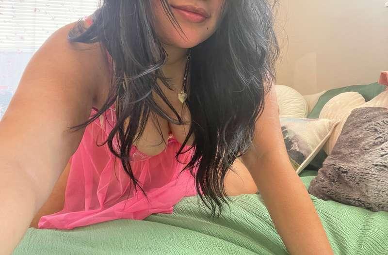 Happy Valentine’s day 🍒🌸🌷💕 (if you’re reading this, you’re m..
