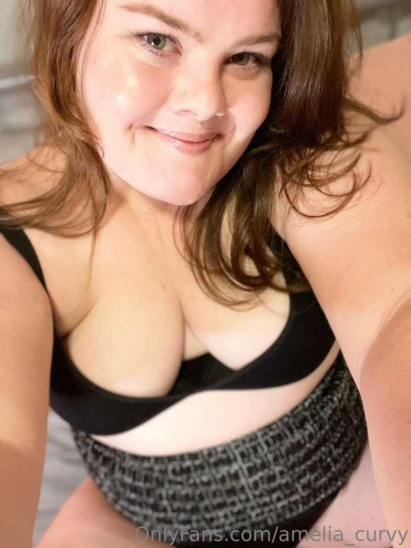 I’m feeling extra cuddly today 😘