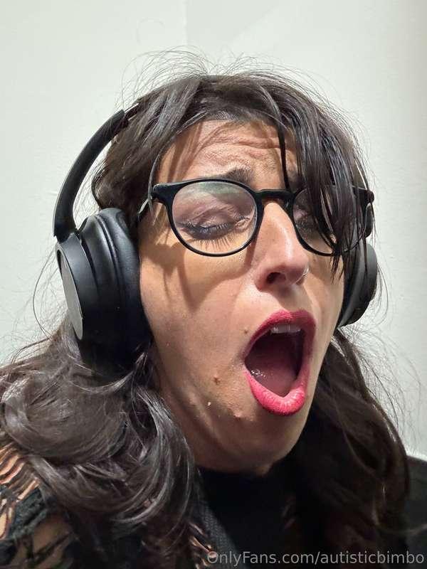 My face when my boyfriend made me cum in public last night w..