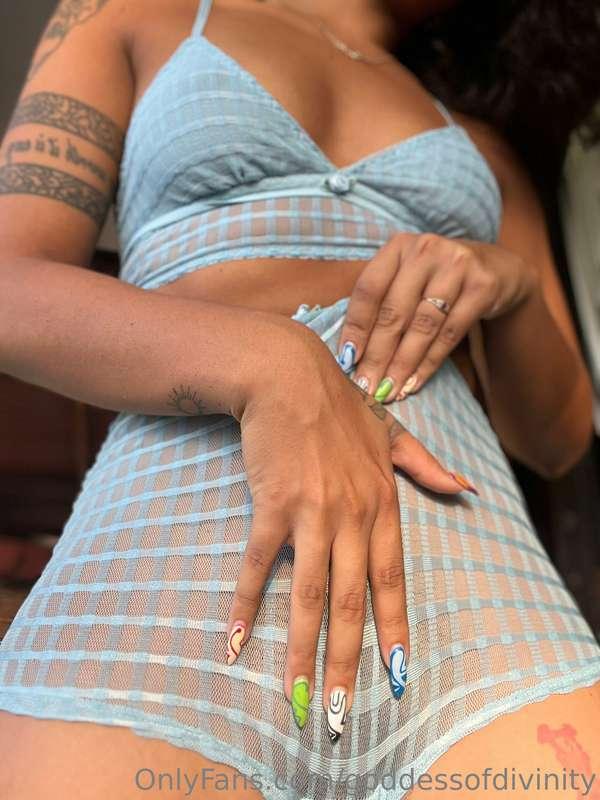 Want to see what my hands are doing?😉😜